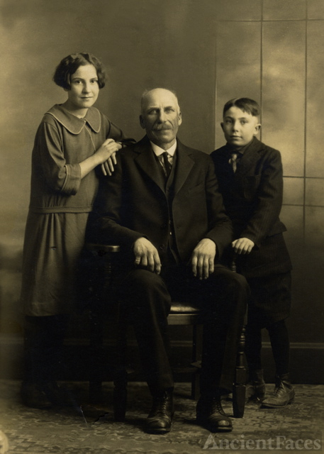 Charles H Gates and Children