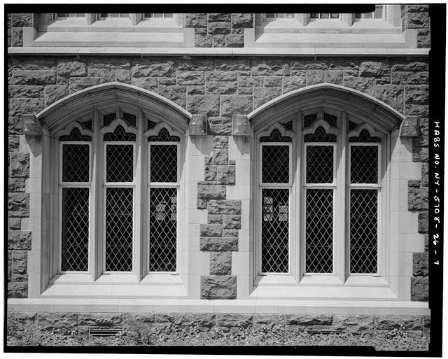 7. DETAIL OF WINDOWS WITH FIGURES AT SPRING LINE: 1820...
