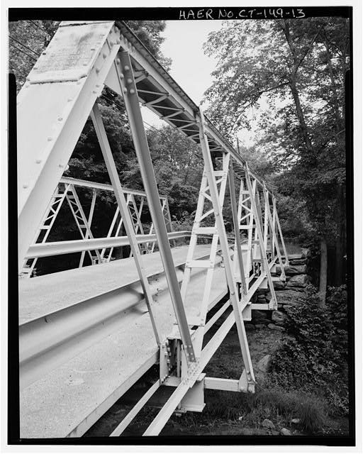 13. VIEW EAST, DETAIL OF SWAY BRACING, SOUTH SIDE OF...