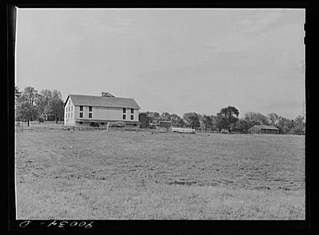 Barn on farm near Dayton, Ohio