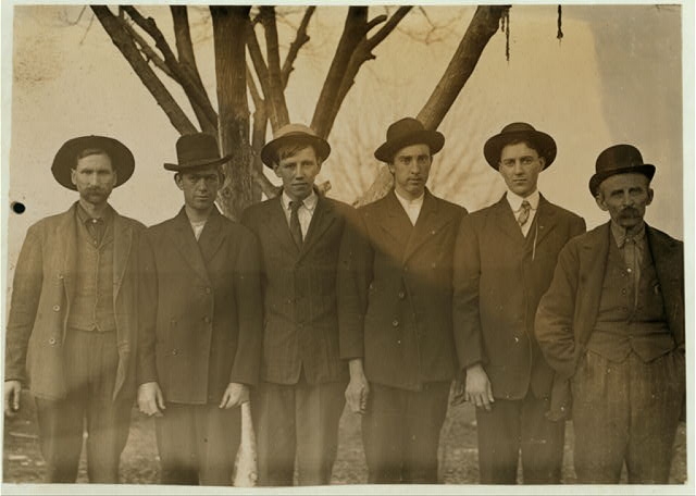 Group of mill hands working in Salisbury, N.C. Cotton...