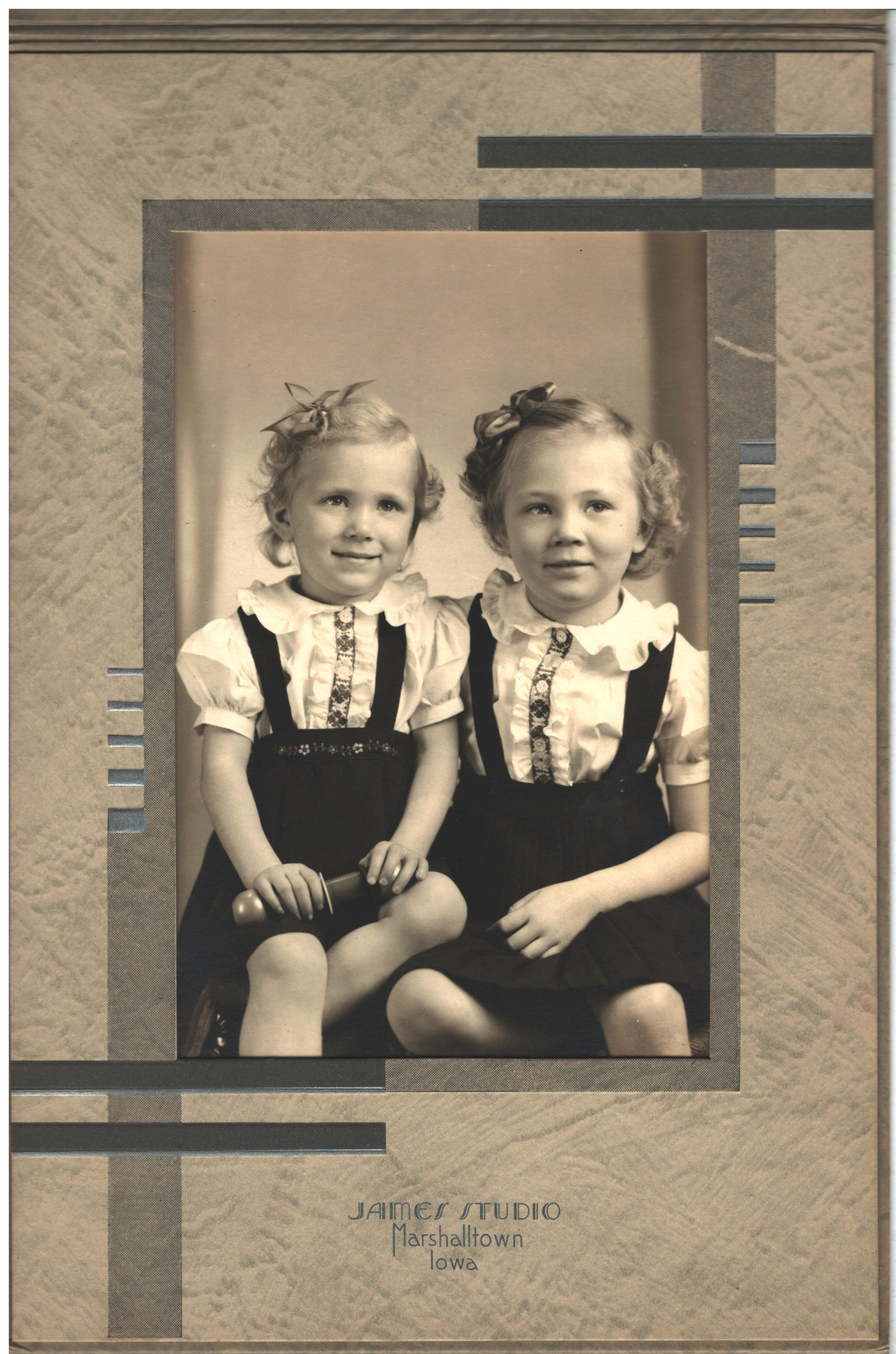 Sisters - Believed to be Marsana & Theanne Twedt