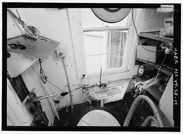 SECOND FLOOR OF OPERATOR'S ROOM, WITH THROTTLE LEVER...