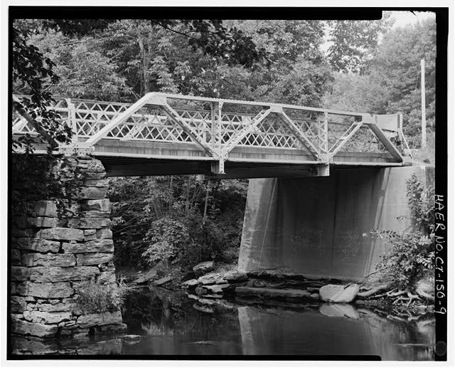 9. VIEW NORTHEAST, DETAIL OF CENTER PIER AND EAST...
