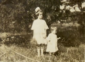 Doris Bishop & Ruth Packard, 1919