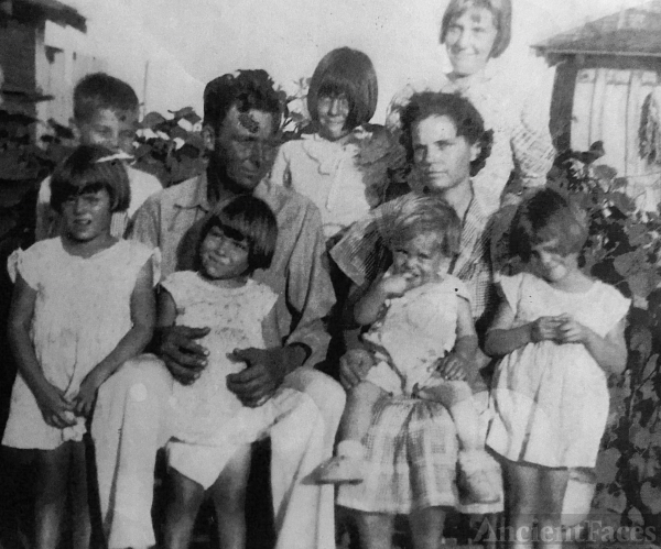 Dawson Vernon Stone and Family
