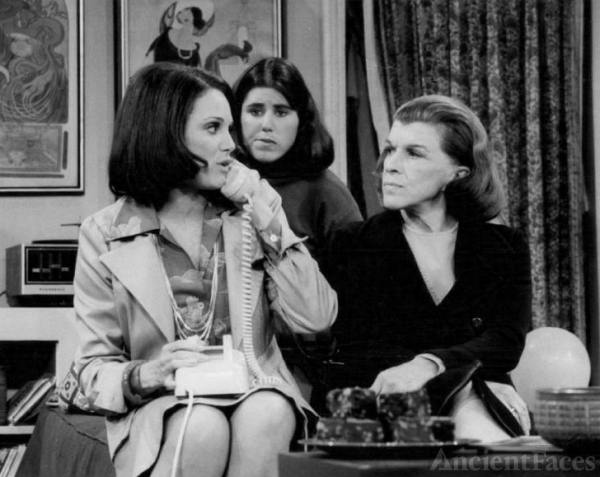Nancy Walker, Valerie Harper & Julie Kavner