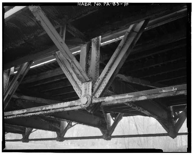 10. DETAIL VIEW OF TRUSS MEMBERS AND PIN CONNECTION -...