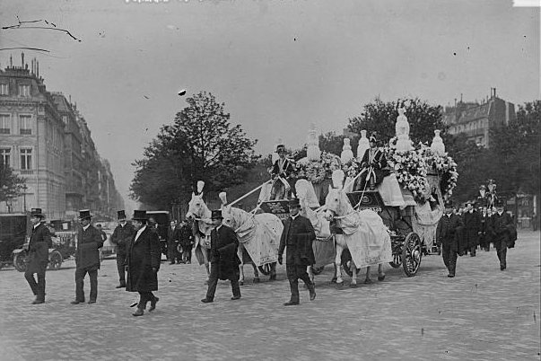Isadora Duncan's children's funeral