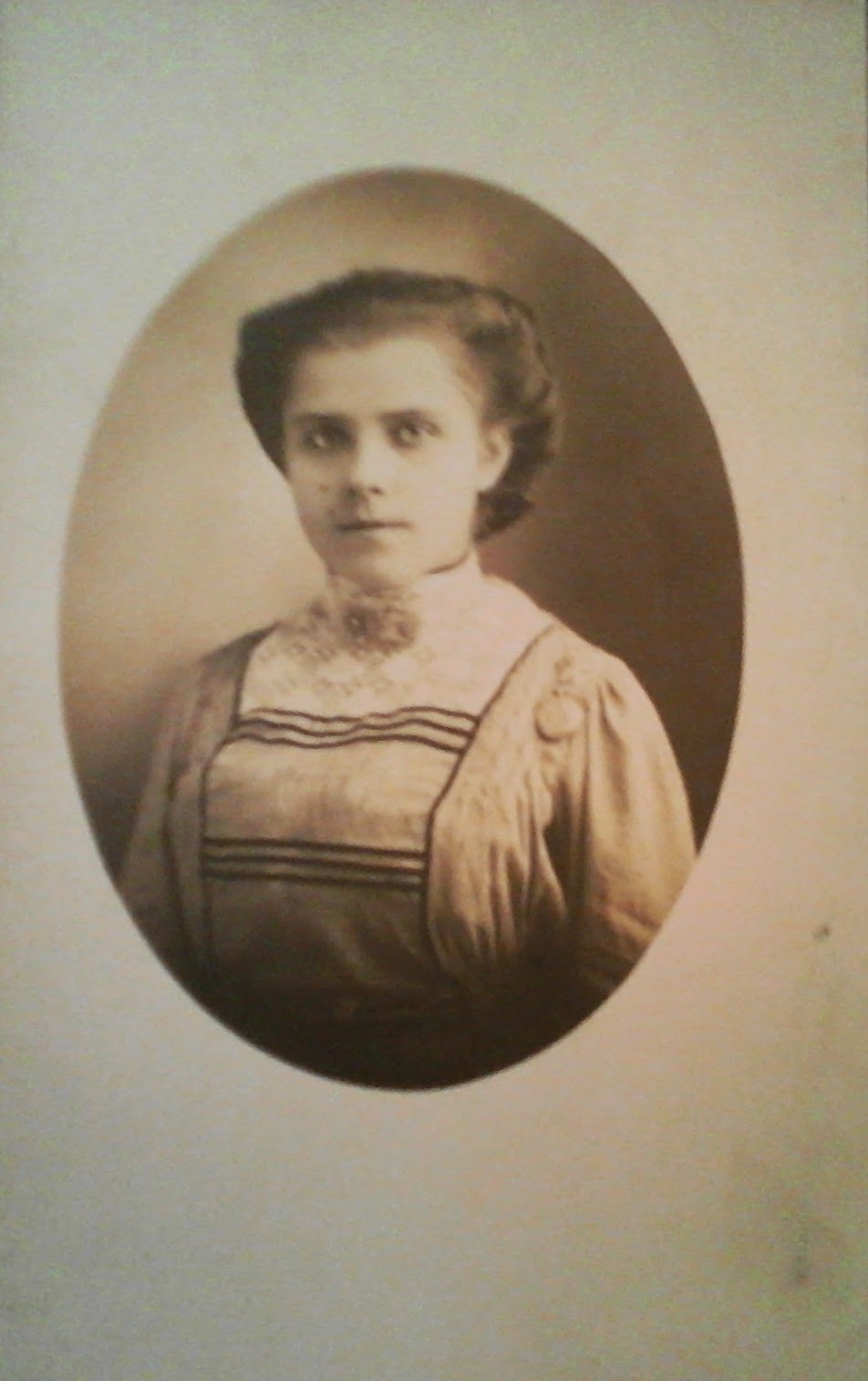 Unknown woman, postcard