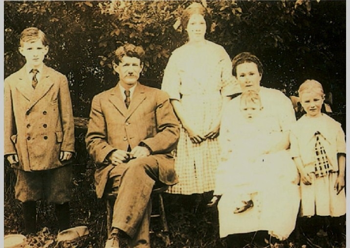 Herbert  B. Fulton and Family, 1912