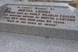 Bertha Louisa Peuker gravesite