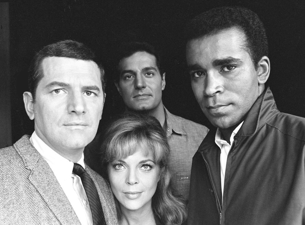 Steven Hill, Peter Lupus, Barbara Bain, and Greg Morris.
