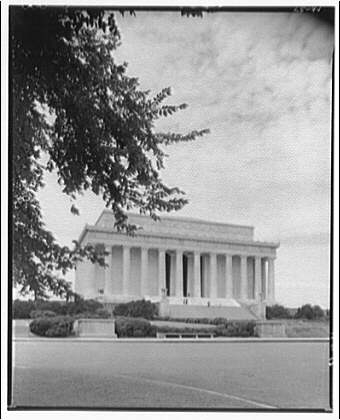 Lincoln Memorial. Front of Lincoln Memorial from left side