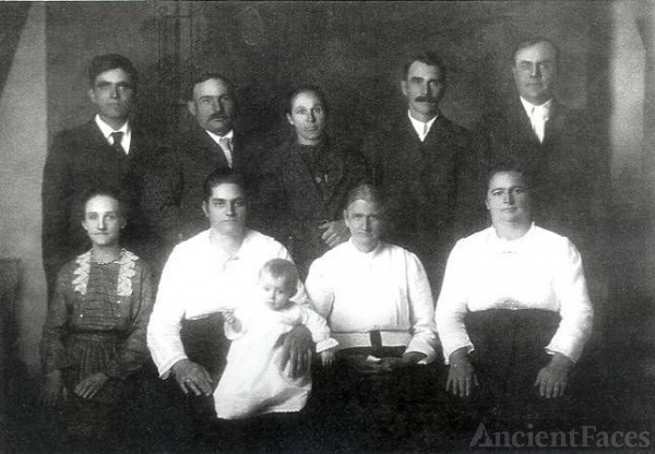 Elizabeth Sterkel Kahler Siblings & Spouses