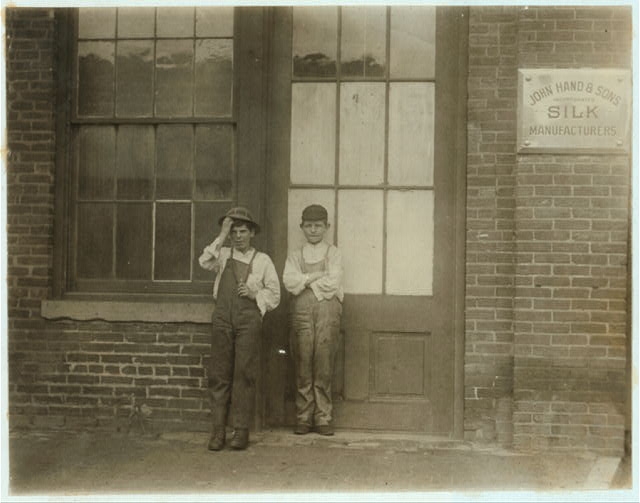 Groups of workers in Hand's Silk Mill. Location:...