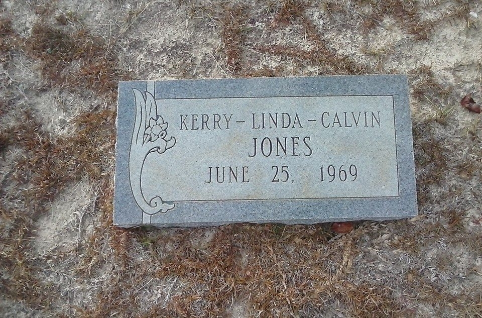 Calvin, Linda & Kerry Jones gravesite