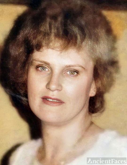 Adams, Loretta