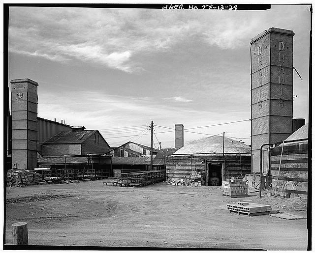 28. STEAM ENGINE HOUSE; CENTER LEFT. - D'Hanis Brick...