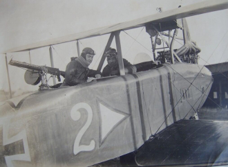 Jacob Heinrich Wilhelm Bauer (observer with the Bavarian Air Force) in a DFW C.V with Fliegerabteilung 19 (FA 19).