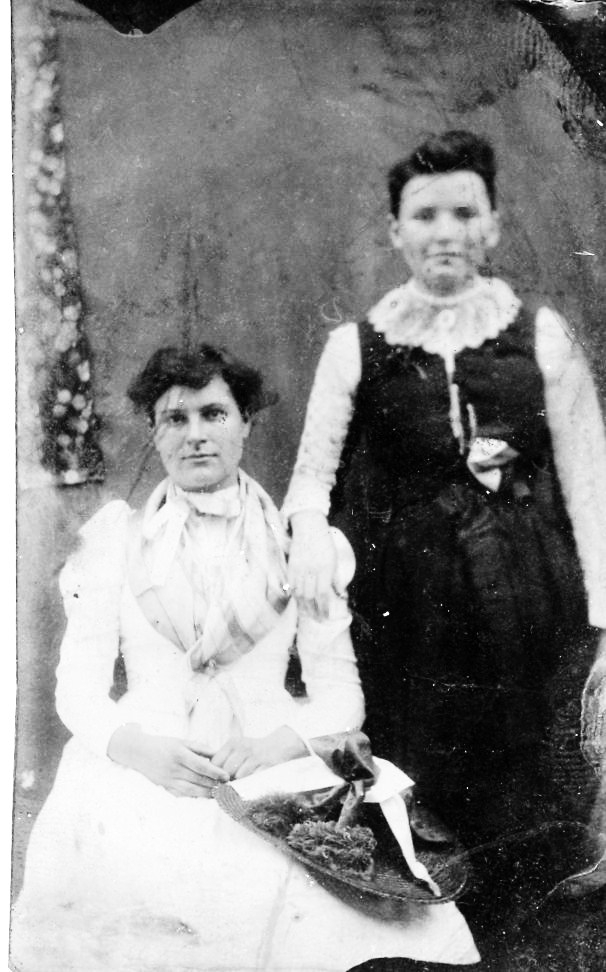 Laura and Eugenia Dickson, c1890