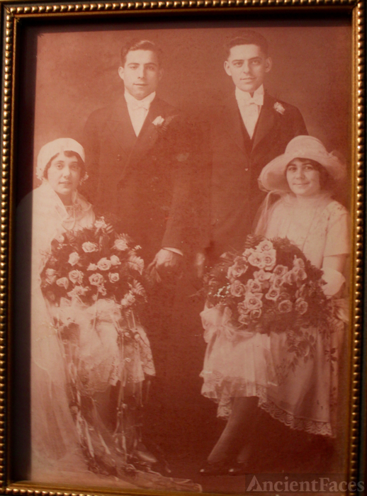 Mary & John S Lopes