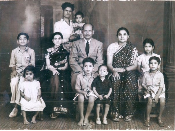 Nasim & Sultan Alam Khan Brelvi Family, India 1953