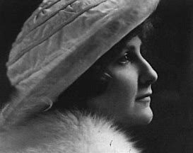  Rose Louise "Gypsy Rose Lee" Hovick