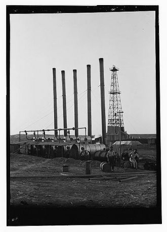 [Iraq. Oil wells and camp of the Iraq Petroleum Company....