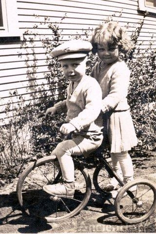 Lorenzo & Lorene Carter, 1933