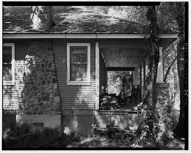 5. View of porch and chimney, looking north. - Thomas...