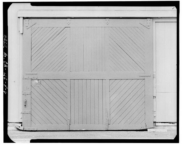 6. DETAIL OF TYPICAL SLIDING WOOD CARGO DOOR. - Oakland...