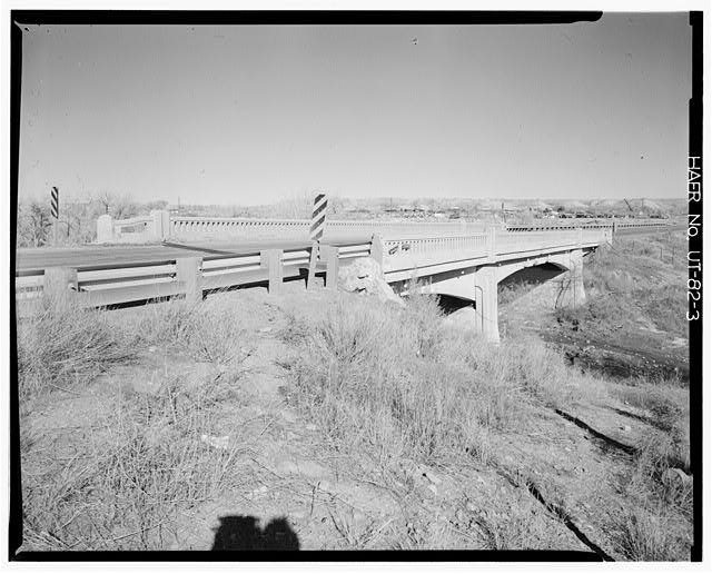 3. VIEW OF WEST APPROACH AND SOUTH SIDE - Huntington...
