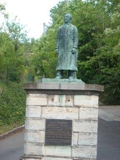 François Debergue Statue