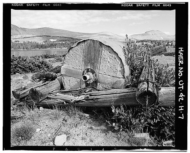 7. VIEW OF ROLLER FOR EARTH COMPACTING, WITH LOG TONGUE...