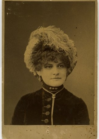 Steele Alida (wife of Samuel F. Newton)