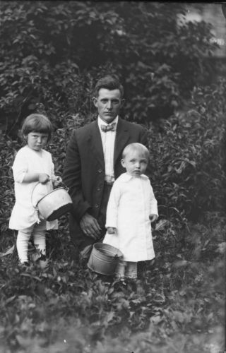 Unknown man & 2 children, Tennessee
