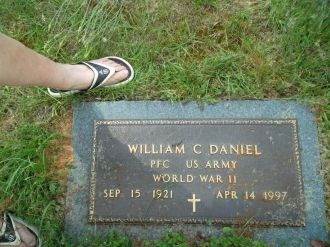 William Clyde Daniel Army Foot Stone