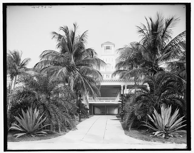 [Palm Beach, Fla., main entrance to the Royal Poinciana]