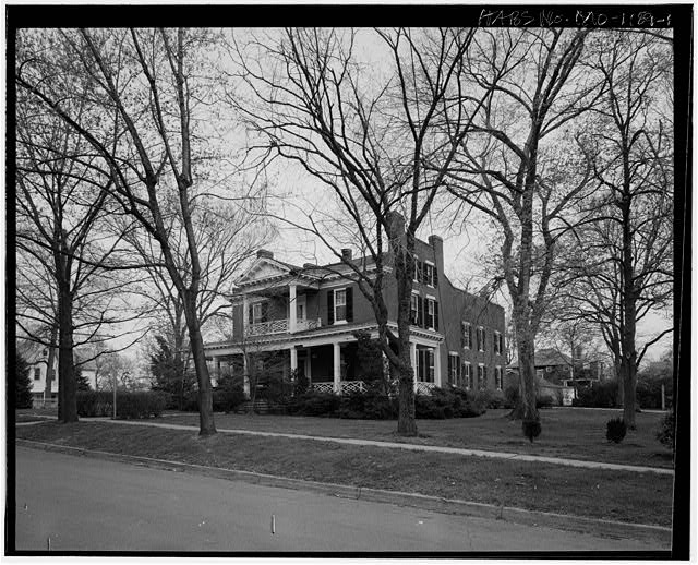 1. EXTERIOR, NORTHWEST VIEW - Mudd's Grove, 302 West...