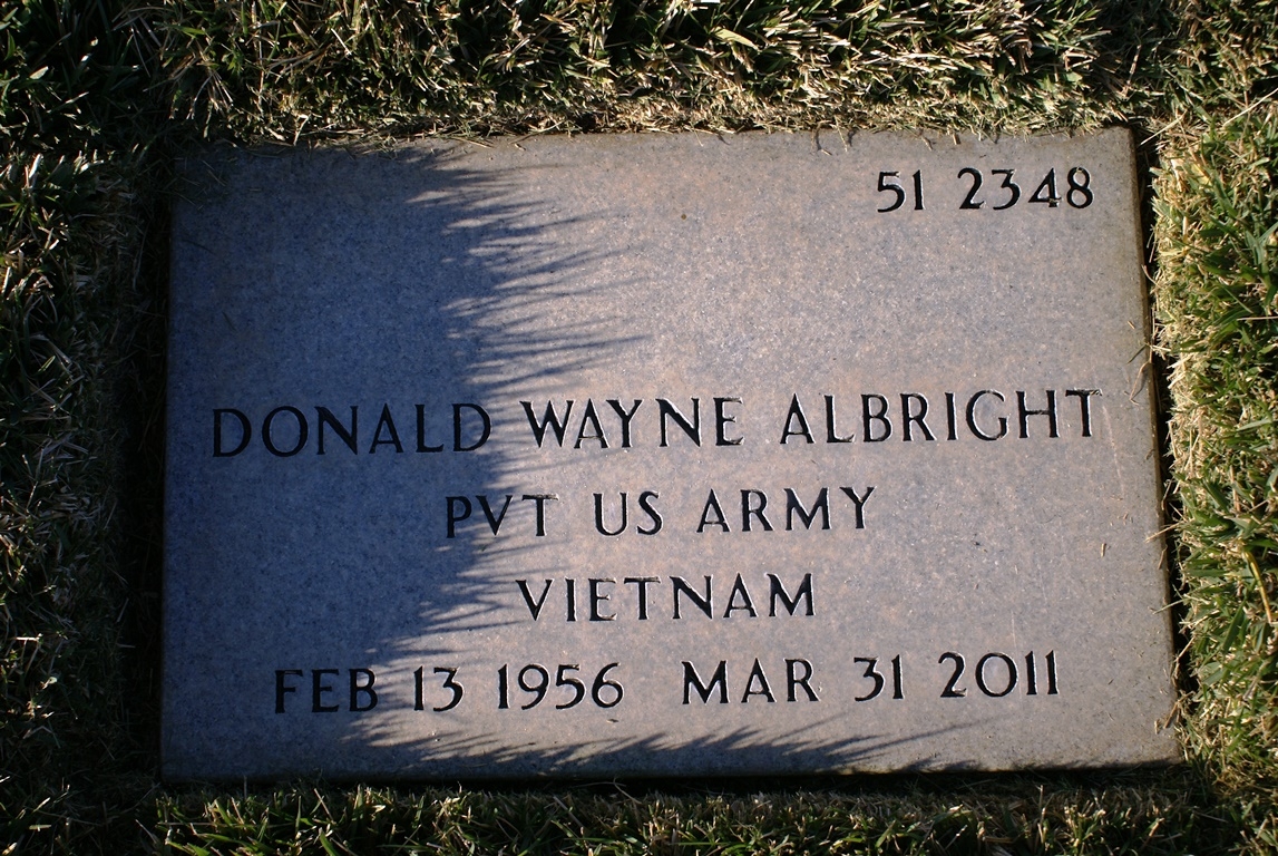 Donald W Albright Grave