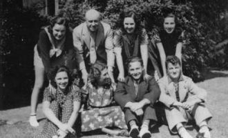 Judy Garland & family circa 1936