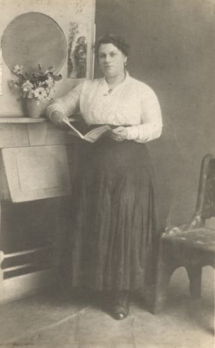 Beatrice Evelyn Annie (White) NEWBOLD 