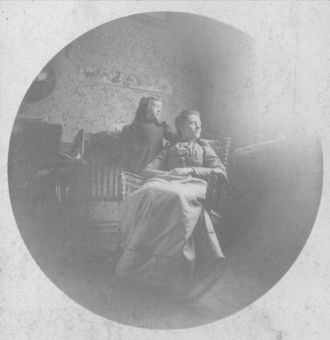 Bess and Drucillla Baglin