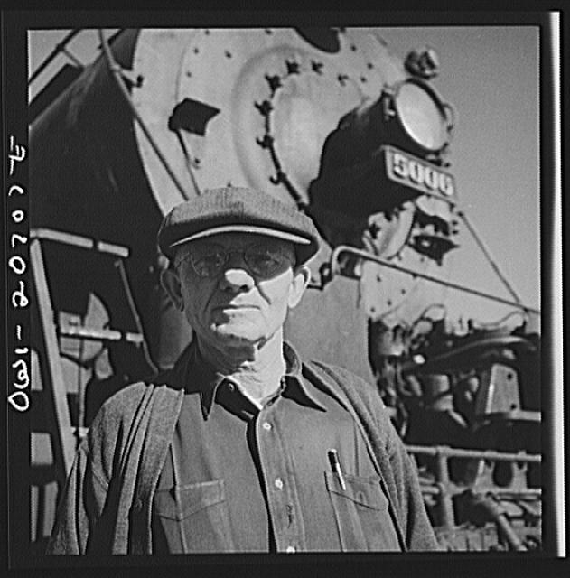 Vaughn, New Mexico. Conductor Ennis O'Niell of Clovis,...