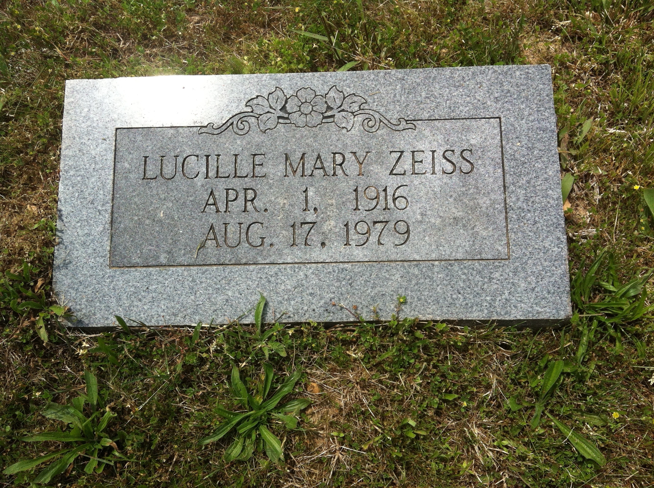 Lucille Zeiss gravesite