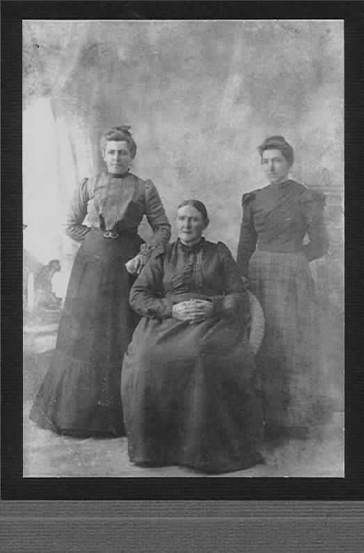 McIntosh mother and daughters