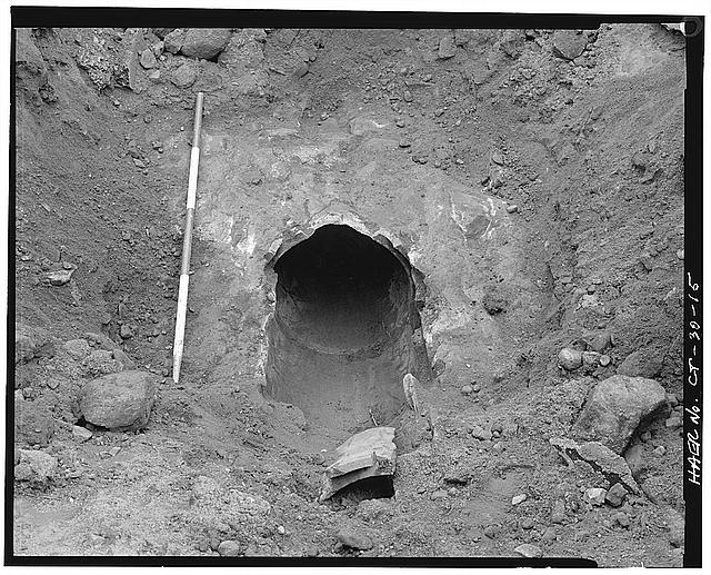 15. DETAIL VIEW OF CERAMIC DRAINPIPE, CENTRAL WEST DRAIN,...