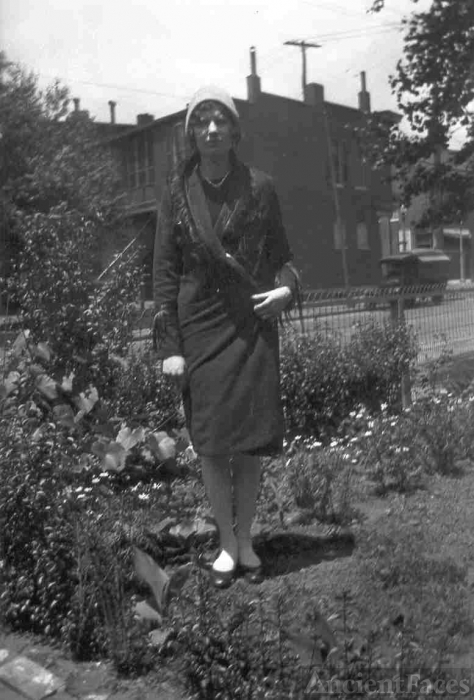 unknown woman st.louis mo.
