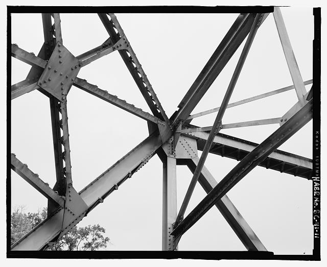 DETAIL OF JOINTS CONNECTING PORTAL BRACING WITH TOP CHORD...